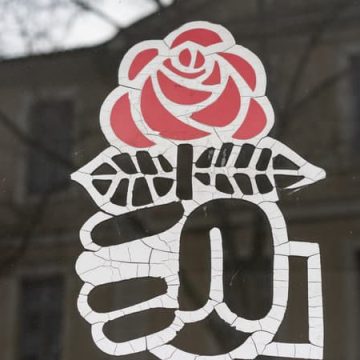 Les Socialistes Exhortent le Gouvernement à Agir contre le Changement Climatique