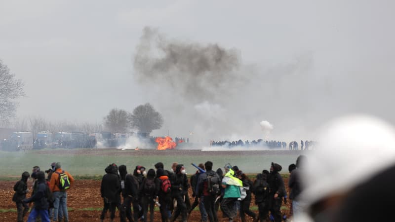 758ae0da-438d-44ad-b1bd-39cc1523ecc6 La Défenseure des droits critique les actions des autorités à Sainte-Soline