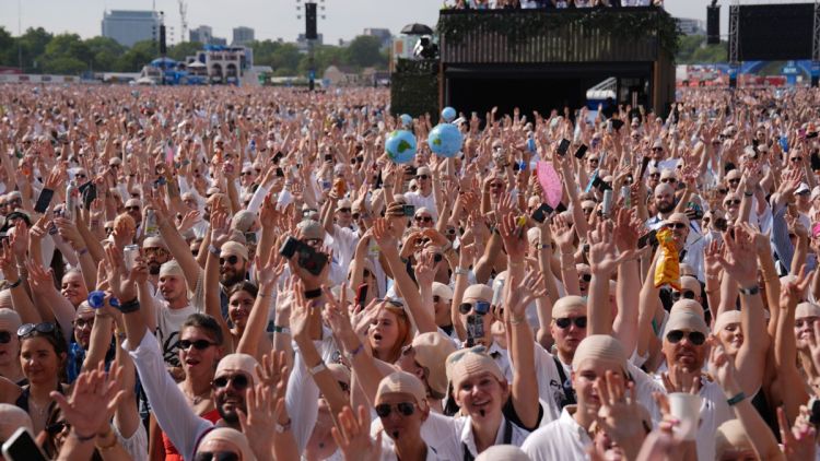 7743f7ad-dc8d-4f85-8ab9-bc6acb86c2ed Pitbull et ses fans établissent un record à Londres