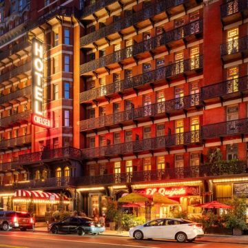 Le Chelsea Hotel: De la Bohème à l’Hôtel de Luxe