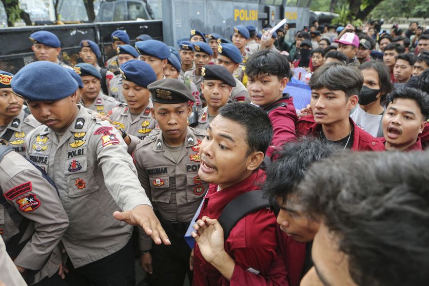 Student Protest in Jakarta, Indonesia Les manifestations des étudiants à Djakarta : colère et répression