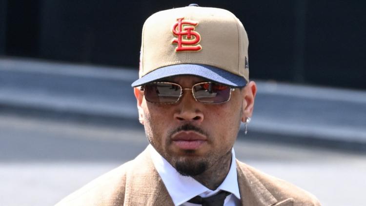 8a14f4a7-dd1a-478e-bf21-dcf6dad2b67d Chris Brown plaide coupable à une altercation à Londres
