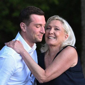 Marine Le Pen et Jordan Bardella : Une démonstration d&rsquo;unité à Liévin