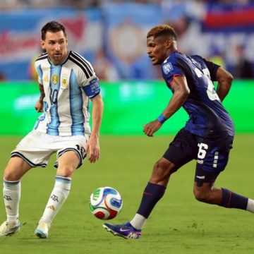 L’Argentine et Lionel Messi en Huitièmes après une Victoire Serrée Contre le Cap-Vert