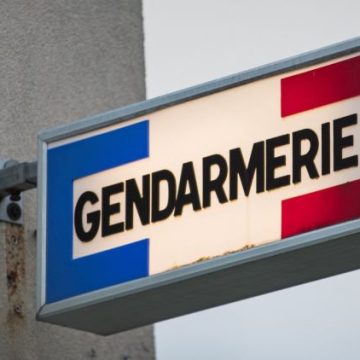 Enquête sur la Découverte d&rsquo;un Corps dans un Véhicule Incendié à Plainval