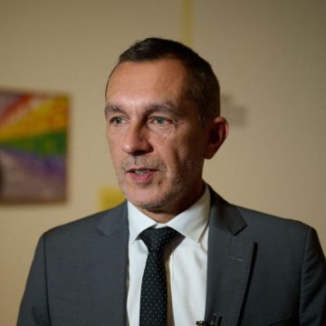 Suspension de Pierre-Olivier Costa: Enquête pour harcèlement