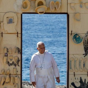 b0dfd912-4ad2-4f47-a0f8-c7802050d42f Le Pape Léon XIV et la crise migratoire : un message d’humanité face aux politiques de durcissement
