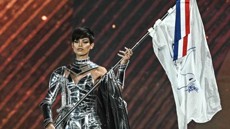 bd96ab0c-617f-4dbb-9f72-0a14487611af Ève Gilles vise le premier titre pour la France à Miss Supranational