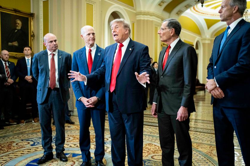 President Donald Trump At The U.S. Capitol Donald Trump et le Save America Act : Réformes électorales proposées