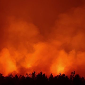 Incendies en Gironde: Évacuations Massives et Mobilisation Générale