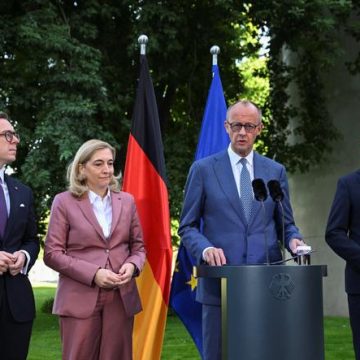 c81e42b3-c6b5-4159-9200-00adf561a943 Le chancelier allemand remanie son gouvernement face à une situation politique tendue