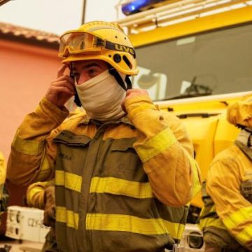 Incendies en Espagne : les pompiers confrontés à des défis climatiques