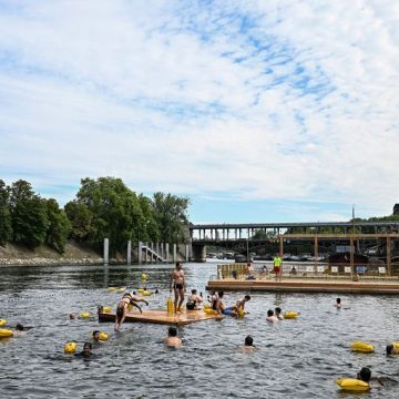 Paris relance la baignade surveillée dans la Seine