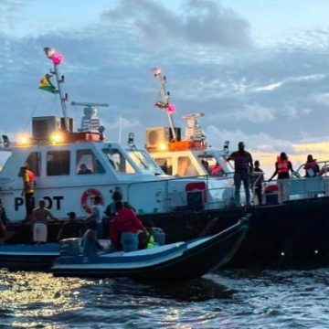 Naufrage d’un ferry au Guyana : au moins deux morts