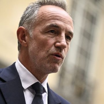Paris s’engage à nettoyer ses rues des dépôts sauvages
