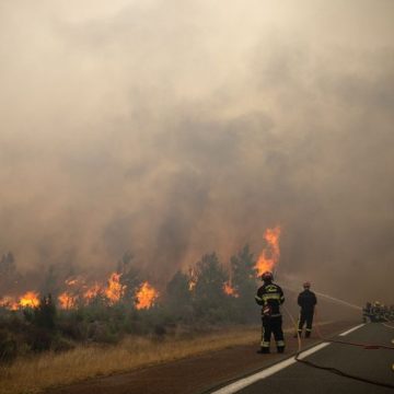 FRANCE-ENVIRONMENT-CLIMATE-WEATHER-WILDFIRE Les incendies en Gironde : un défi colossal