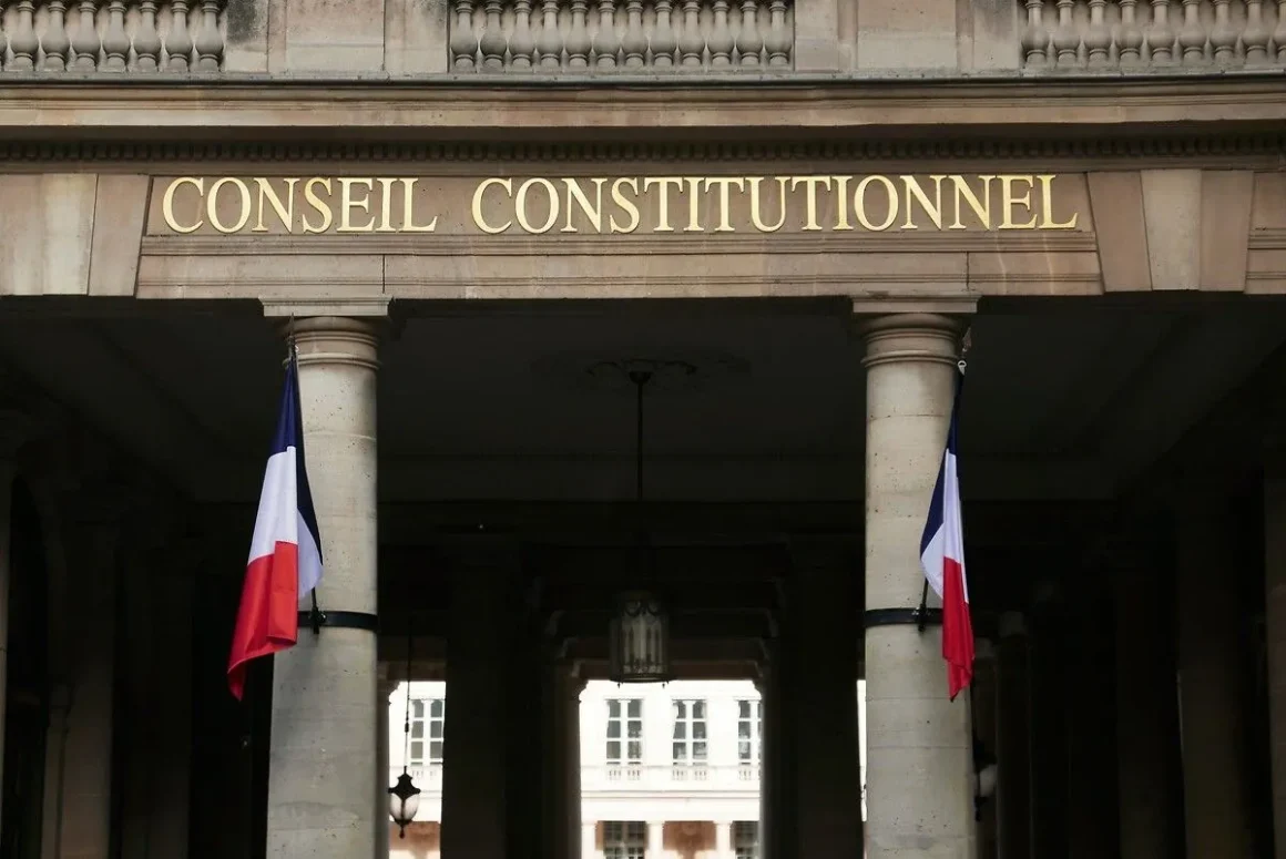 f4ddde94-b021-4978-a7f0-f93ceed22e91 Record de saisines du Conseil constitutionnel en 2025 et 2026