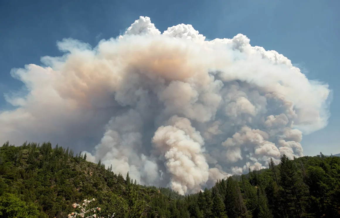 Évacuation massive à cause des incendies en Gironde