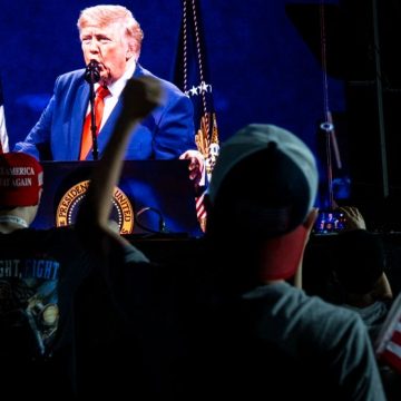 Discours de Donald Trump : Une Célébration Patriotique et Anticommuniste
