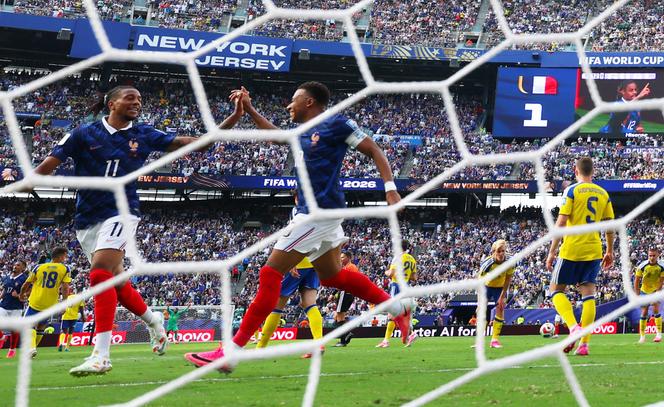 fe73f1ae-7d12-44fe-93e9-a0b6d7d06cc6 Les Bleus dominent la Suède et se qualifient pour les huitièmes du Mondial 2026