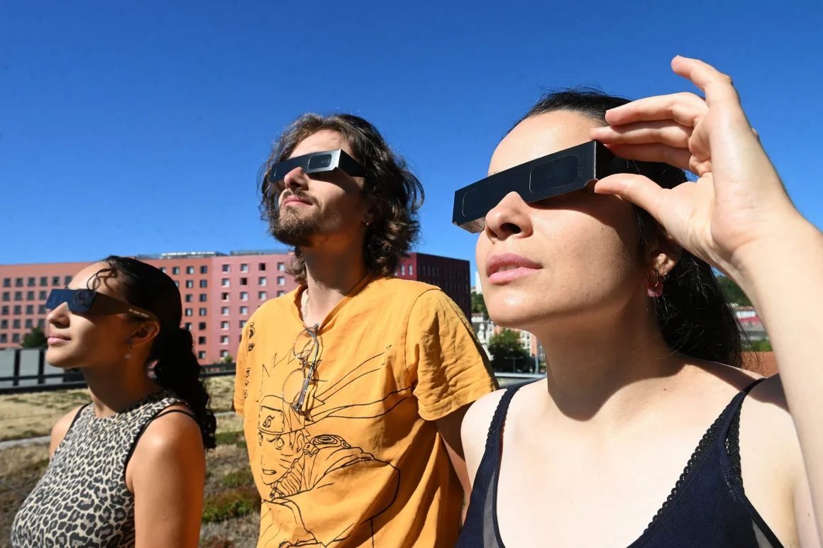 099b199a-cd77-4877-ba77-0f7ae032997e Une éclipse partielle observable en France