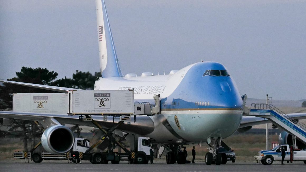 Donald Trump et la Sécurité Renforcée lors de son Départ de Turquie