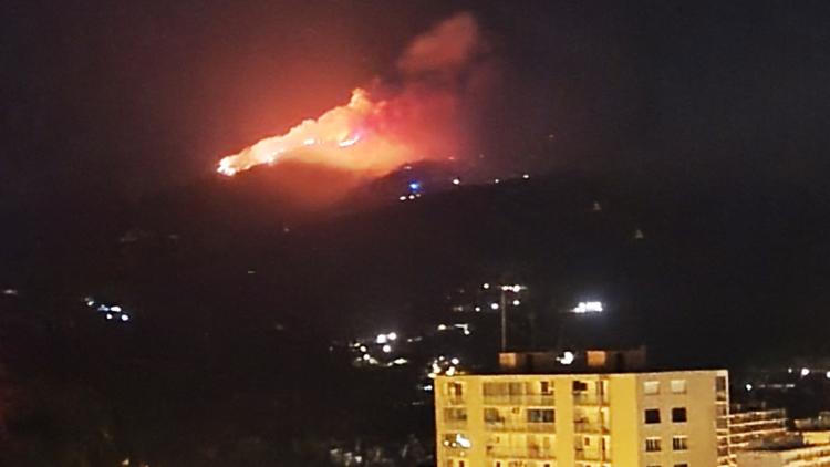 0cd2bd70-f547-4007-884e-72f1cd2f5681 Incendie à Alata en Corse : 200 évacuations dues aux orages