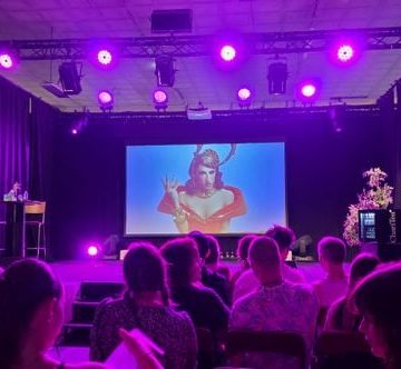 128df3cc-fa9f-4e11-9bd3-650cd2f56d5e Les coulisses d’une viewing party de Drag Race France au Ground Control