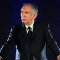 François Bayrou appelle à une primaire pour rejeter les extrêmes