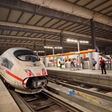 1bb36f19-12dc-4d3a-a5b0-ed860ca2c64e Une mère séparée de ses enfants dans un train en Allemagne
