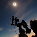 Guide pour Observer l&rsquo;Éclipse Solaire en France