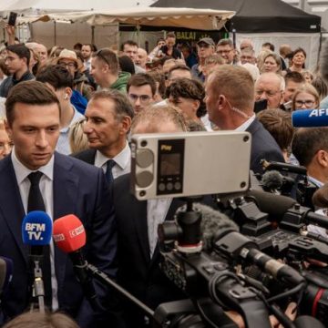 Le débat sur le port du voile en France