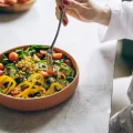 Une salade composée : un repas complet en toute simplicité