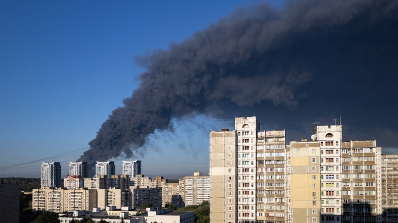 2648069d-2fdb-4e06-b12e-a3ff0bf28337 Attaque de Drone Russe Près de Kiev : 27 Morts Confirmés