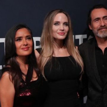 Première de &lsquo;Without Blood&rsquo;: Salma Hayek et Angelina Jolie unies pour un drame puissant