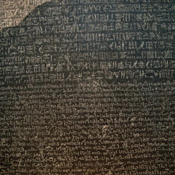 L&rsquo;électricité dans l&rsquo;Égypte ancienne : mythe ou réalité ?
