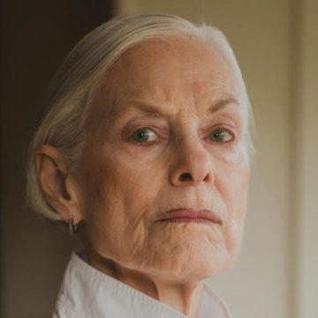 Lucinda Childs : Révolutionner la danse depuis les années 1960