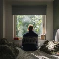 La Tragédie de la Solitude: Un Homme Retrouvé Mort Après Cinq Mois