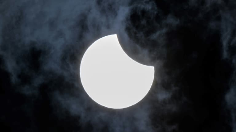 49fa25dc-12d6-4cd7-9d41-a2070e2469bc Éclipse solaire et rumeurs apocalyptiques : décryptage