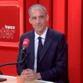 Les attaques de désinformation visant Raphaël Glucksmann et Édouard Philippe