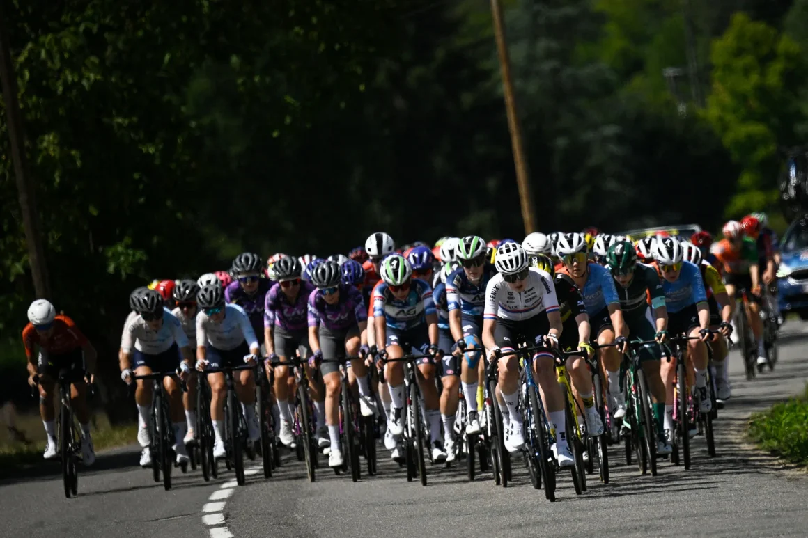 Demi Vollering remporte le Tour de France Femmes 2026