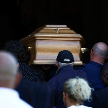 Hommages émouvants pour Kavinsky à Paris