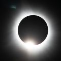 Appel à la réduction de la consommation d&rsquo;énergie au Royaume-Uni lors d&rsquo;une éclipse solaire