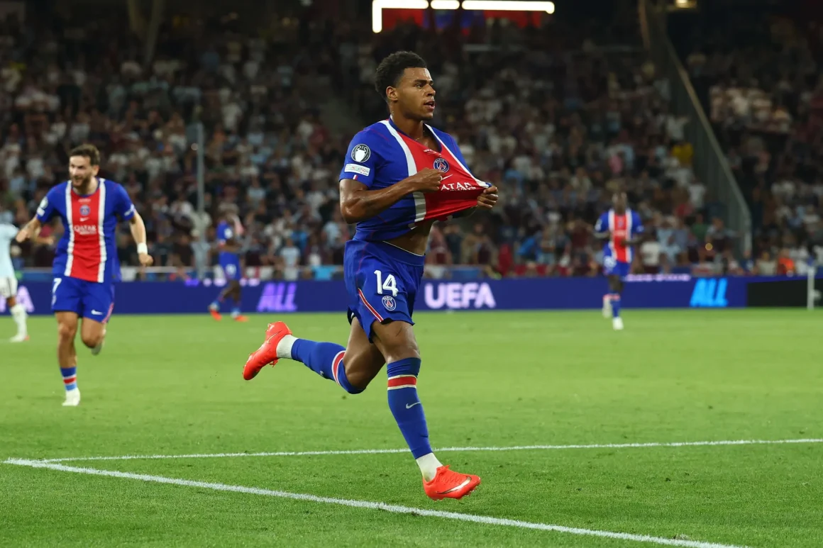 63f3fb8f-4615-458b-b89a-e72f7d442300 Le PSG joue son premier match à Rennes en raison d’une pelouse endommagée