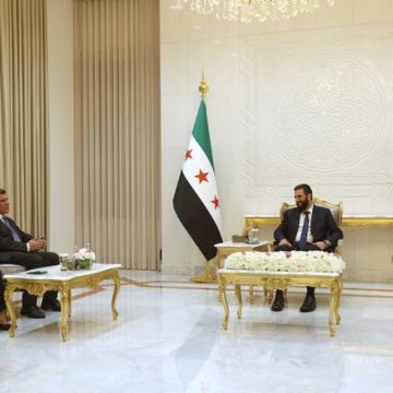 Intégration des Kurdes à l&rsquo;État Syrien après la Dissolution des FDS