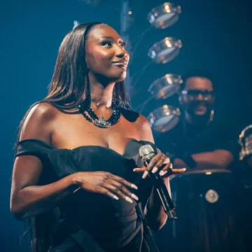 Ariana Grande suscite des inquiétudes malgré le succès de son nouvel album
