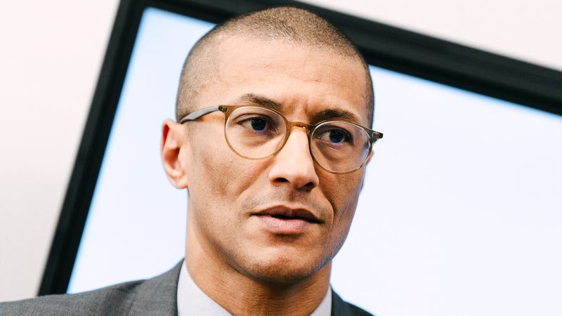 6802d440-9455-4fbc-84df-b8d76999ac00 Karim Bouamrane refuse de participer à la primaire socialiste