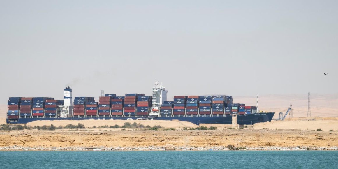 6877f821-3aae-44e4-adf5-4ae61c13cf13 Suez, un canal stratégique pour le commerce mondial