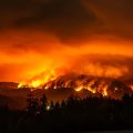 Incendie majeur en Colombie-Britannique: évacuation de milliers de personnes