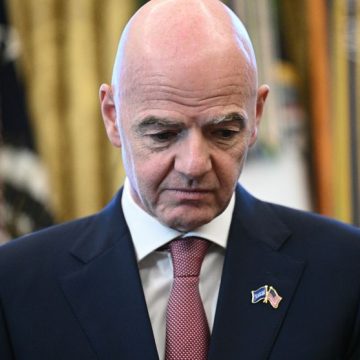 76053d70-5de6-40f7-a920-90ed51e50f74 Michel Platini critique la gestion de Gianni Infantino à la FIFA